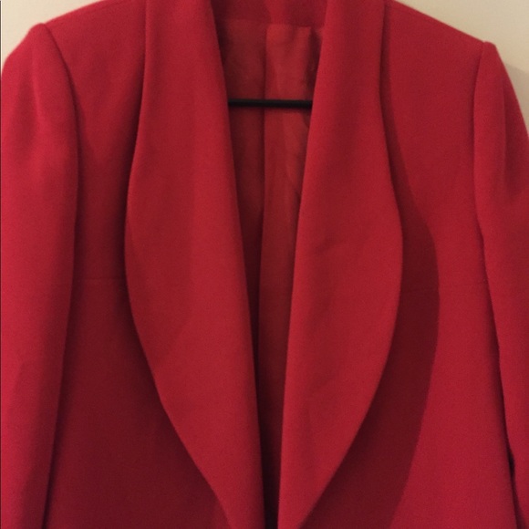 ❤️Stylish Red Blazer❤️ Waterfall Style. - Picture 4 of 8